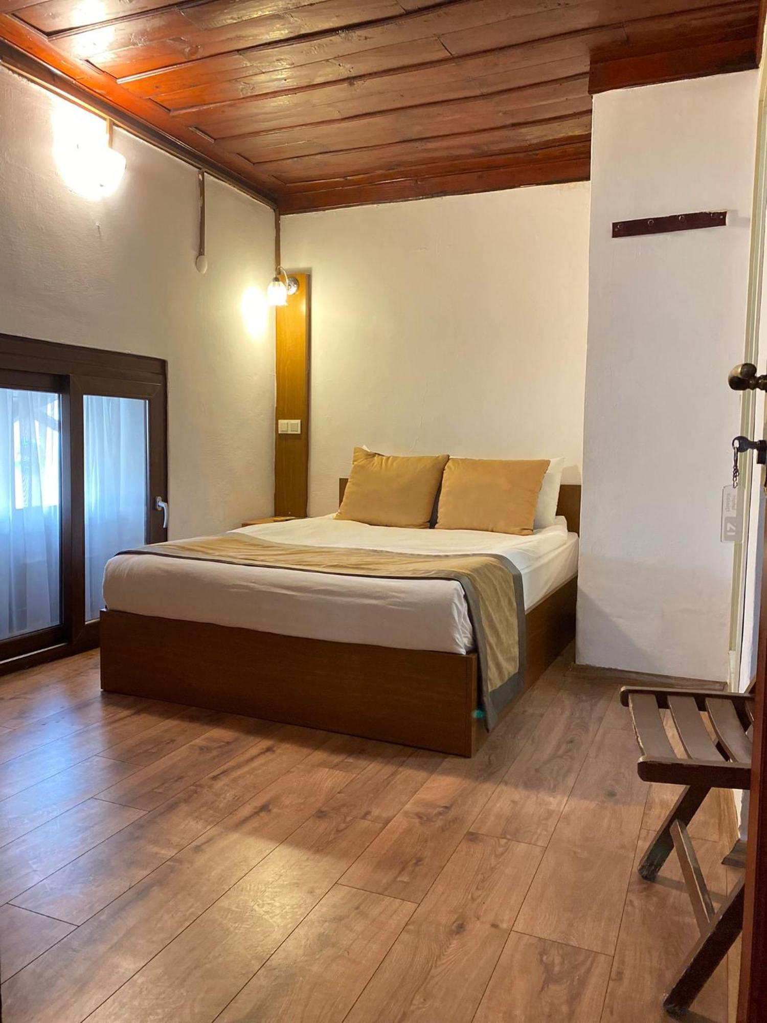 Konak Hotel Kaleiçi Antalya Bagian luar foto